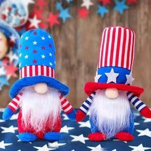 Patriotic pair of  Gnomes